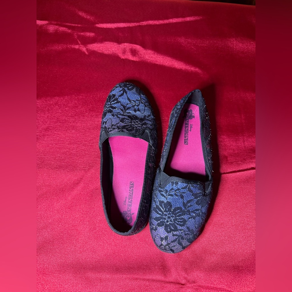 TOMS Disney descendants youth flats shoes